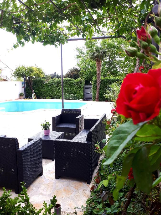 Villa Roso Kaštela Kültér fotó